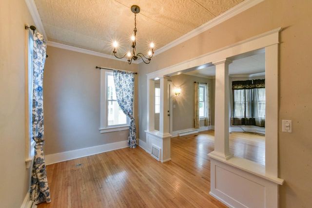 950 Oakland AVENUE, Waukesha, WI 53186