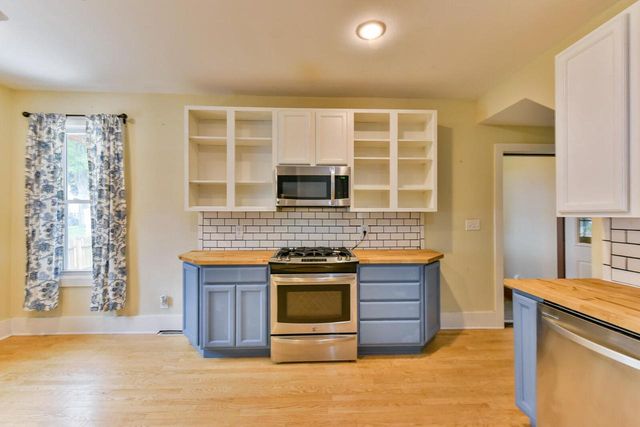 950 Oakland AVENUE, Waukesha, WI 53186