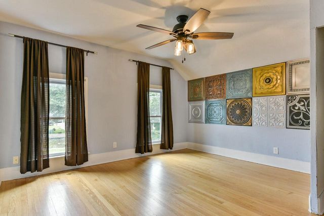 950 Oakland AVENUE, Waukesha, WI 53186