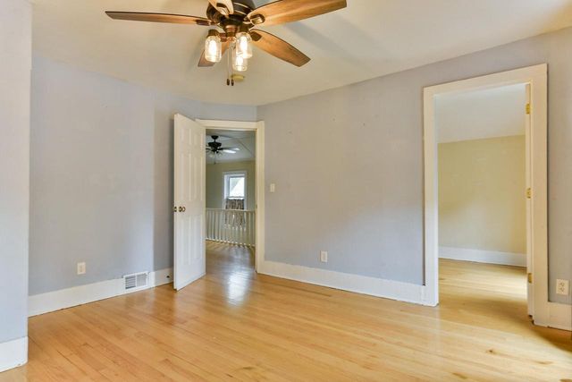 950 Oakland AVENUE, Waukesha, WI 53186