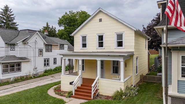950 Oakland AVENUE, Waukesha, WI 53186