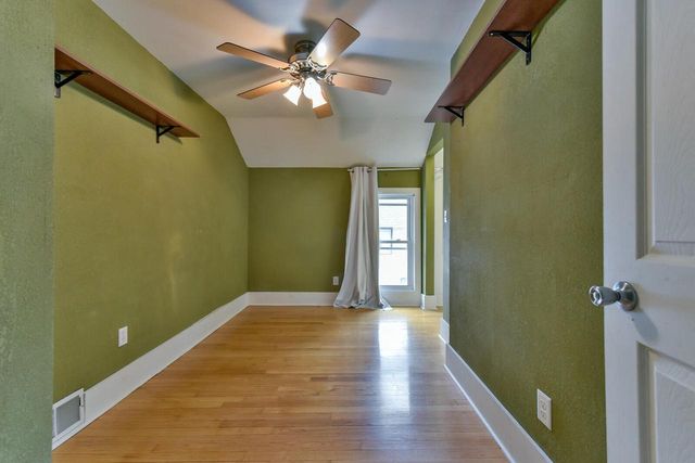 950 Oakland AVENUE, Waukesha, WI 53186