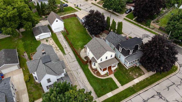 950 Oakland AVENUE, Waukesha, WI 53186