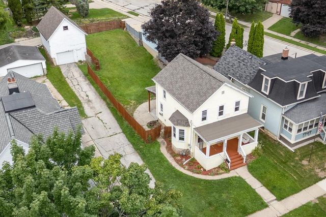 950 Oakland AVENUE, Waukesha, WI 53186