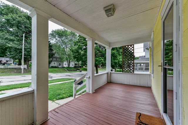950 Oakland AVENUE, Waukesha, WI 53186