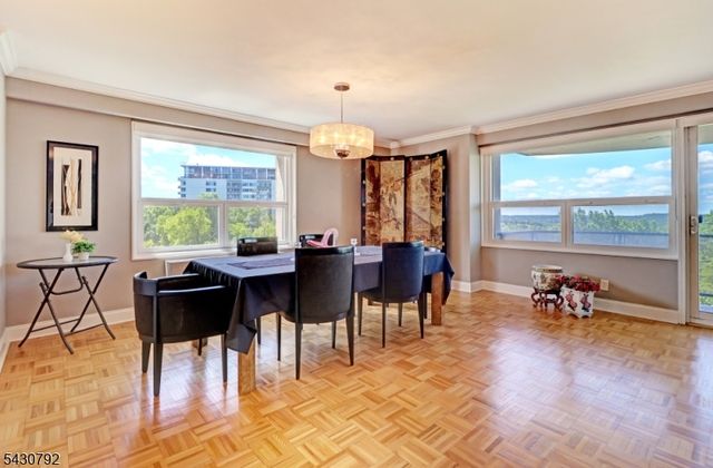 2 Claridge Dr. 3LW, Verona Twp., NJ 07044