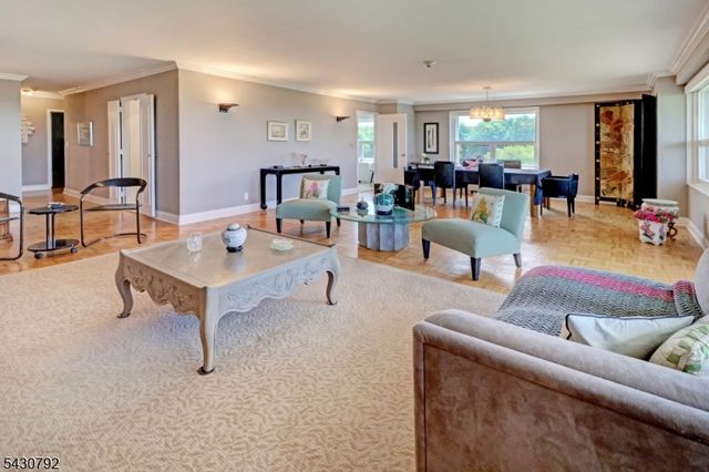 2 Claridge Dr. 3LW, Verona Twp., NJ 07044