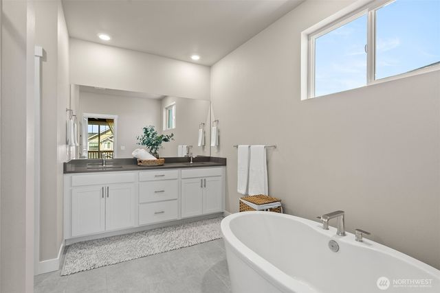 1428 Baker Heights Loop, Bremerton, WA 98312