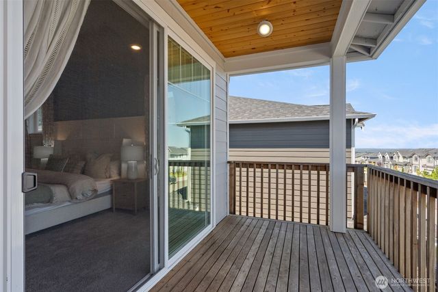 1428 Baker Heights Loop, Bremerton, WA 98312