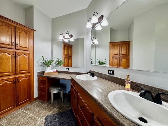 11972 E County Road 50 N, Seymour, IN 47274