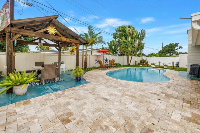 5891 33RD AVENUE N, St Petersburg, FL 33710