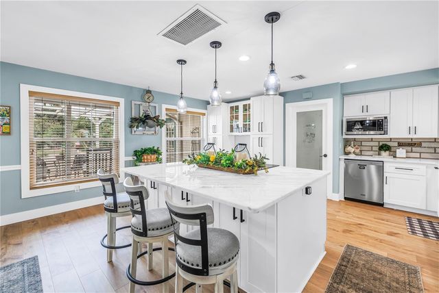 5891 33RD AVENUE N, St Petersburg, FL 33710