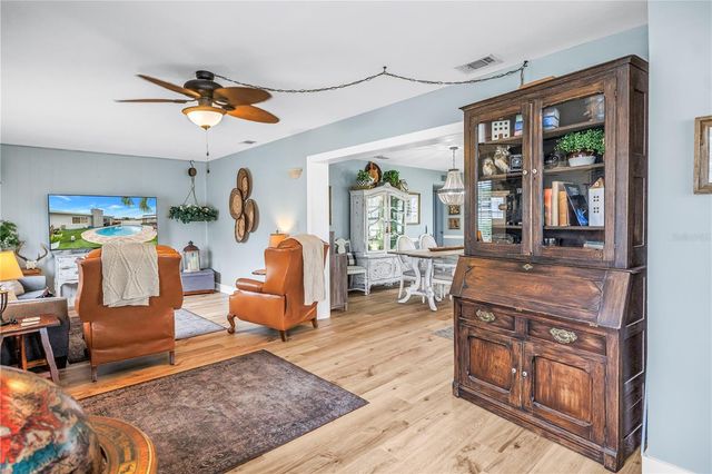 5891 33RD AVENUE N, St Petersburg, FL 33710