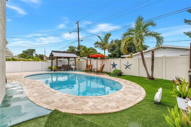 5891 33RD AVENUE N, St Petersburg, FL 33710