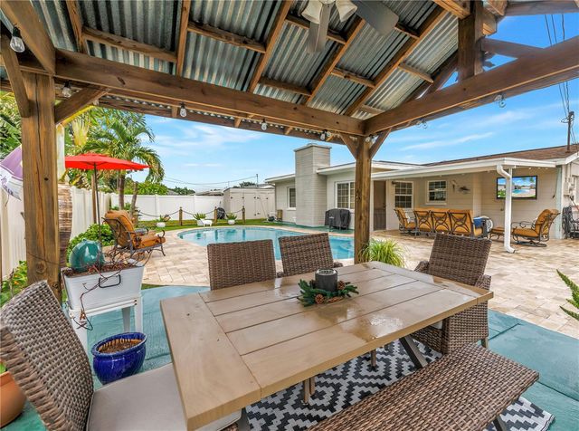5891 33RD AVENUE N, St Petersburg, FL 33710
