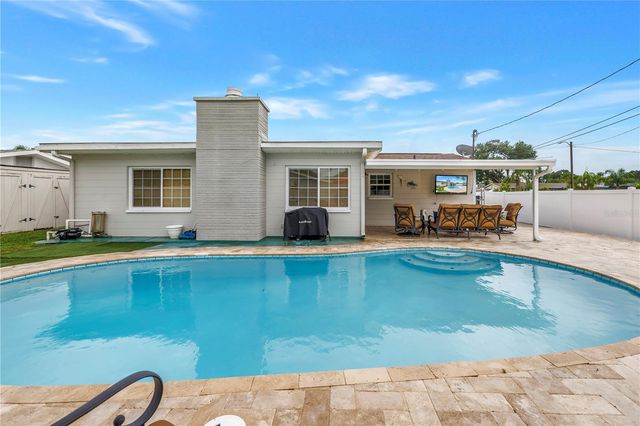 5891 33RD AVENUE N, St Petersburg, FL 33710