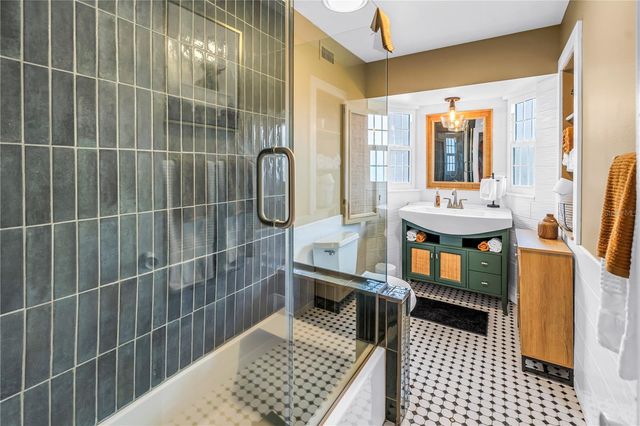 5891 33RD AVENUE N, St Petersburg, FL 33710