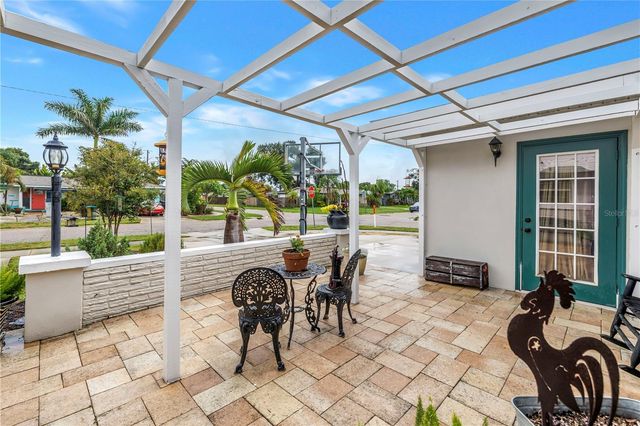 5891 33RD AVENUE N, St Petersburg, FL 33710