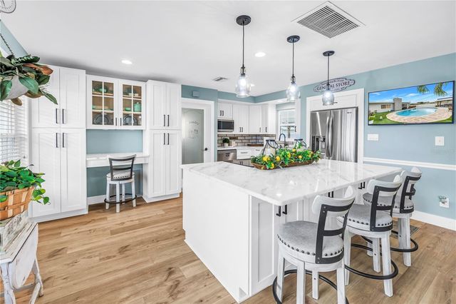 5891 33RD AVENUE N, St Petersburg, FL 33710