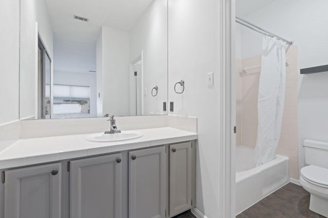 10819 Crown Colony DR 22, Austin, TX 78747