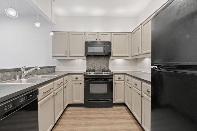 10819 Crown Colony DR 22, Austin, TX 78747