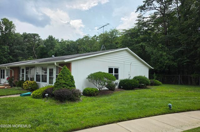 219F Buckingham Court, Lakewood, NJ 08701