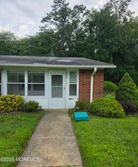 219F Buckingham Court, Lakewood, NJ 08701