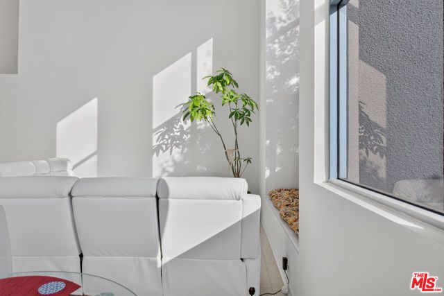 1511 16th Street 201, Santa Monica, CA 90404