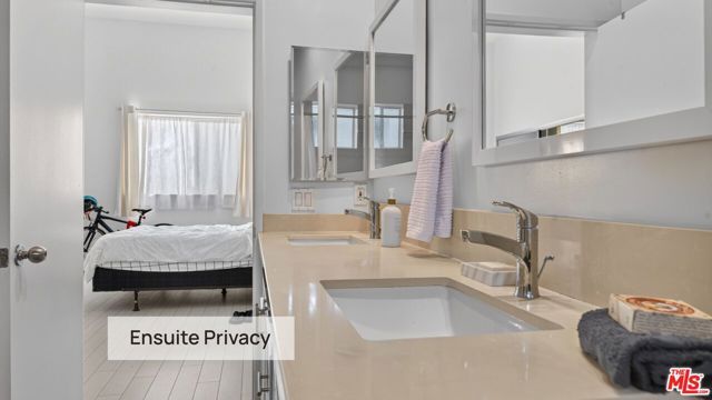 1511 16th Street 201, Santa Monica, CA 90404
