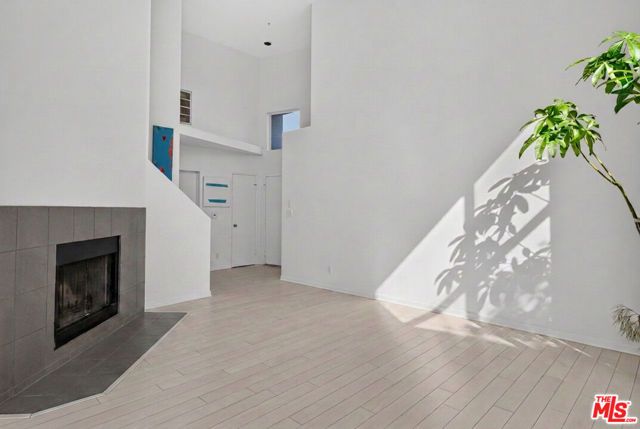 1511 16th Street 201, Santa Monica, CA 90404