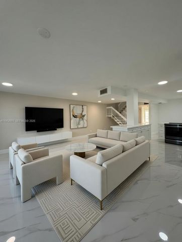 9719 N New River Canal Rd 308, Plantation, FL 33324