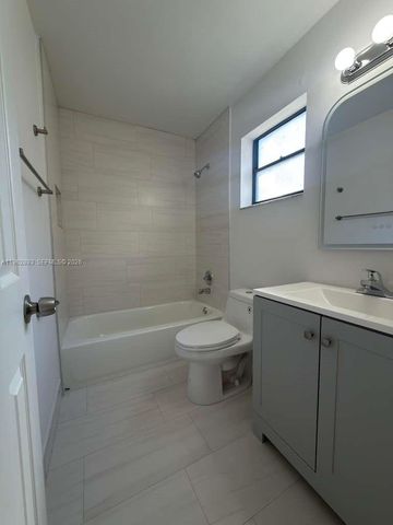 9719 N New River Canal Rd 308, Plantation, FL 33324
