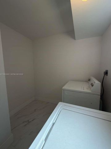 9719 N New River Canal Rd 308, Plantation, FL 33324