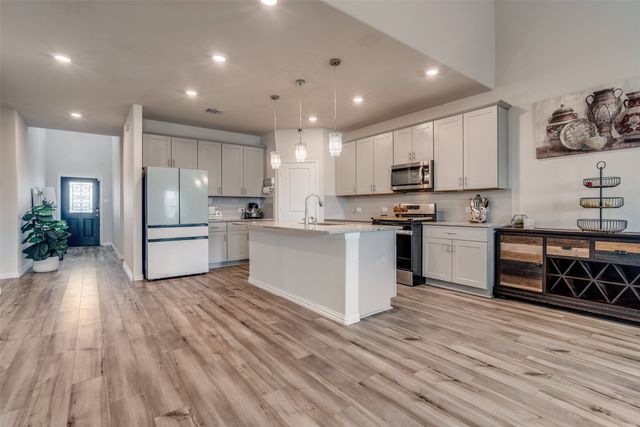 10901 Tamarisk Drive, Fort Worth, TX 76108