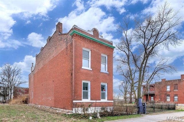 2116 E John Avenue, St Louis, MO 63107