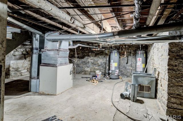 2116 E John Avenue, St Louis, MO 63107