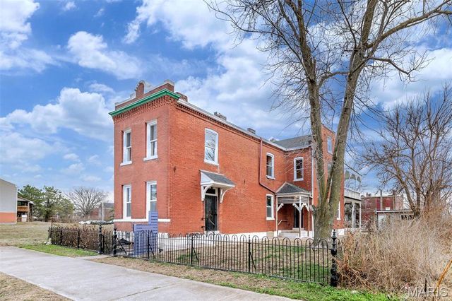 2116 E John Avenue, St Louis, MO 63107
