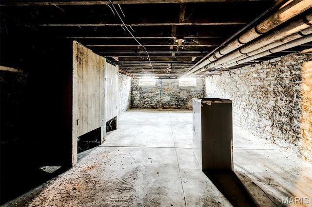 2116 E John Avenue, St Louis, MO 63107