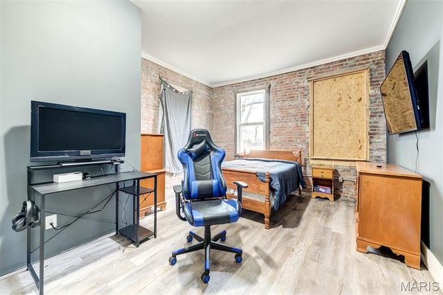 2116 E John Avenue, St Louis, MO 63107