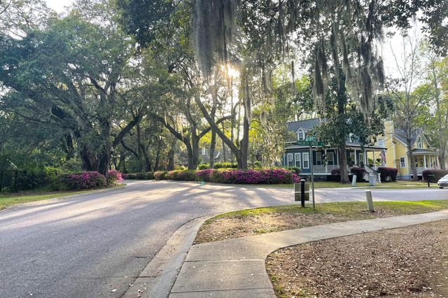 642 Fair Spring Drive, Charleston, SC 29414