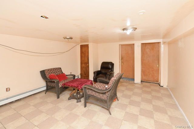 7 S Oak Street, Spring Valley, NY 10977