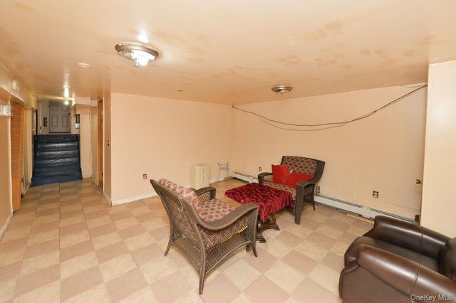 7 S Oak Street, Spring Valley, NY 10977