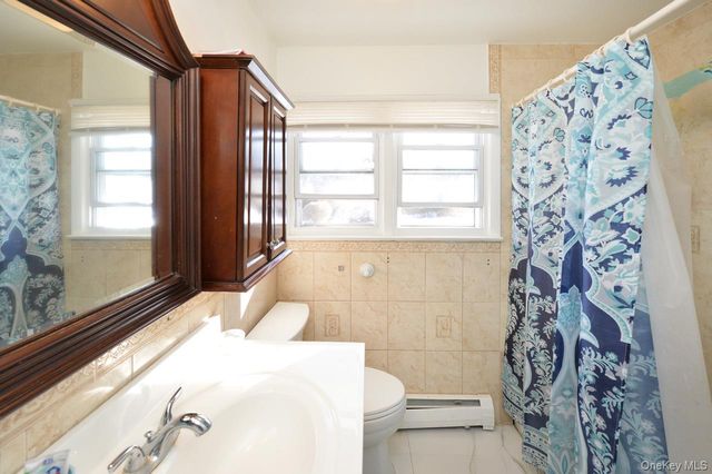 7 S Oak Street, Spring Valley, NY 10977