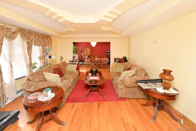 7 S Oak Street, Spring Valley, NY 10977