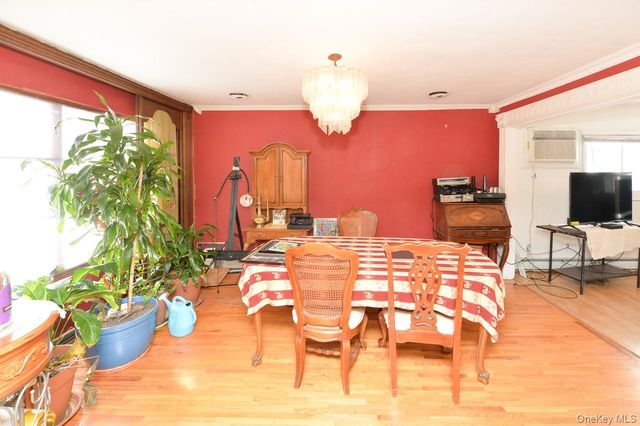 7 S Oak Street, Spring Valley, NY 10977