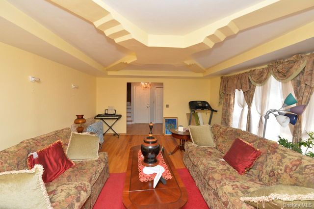 7 S Oak Street, Spring Valley, NY 10977