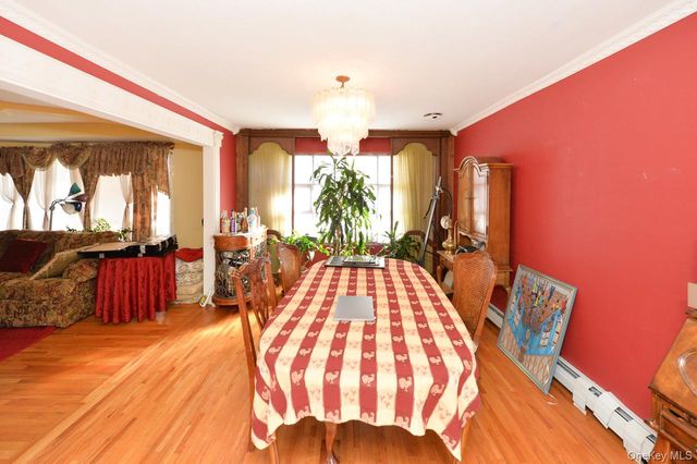 7 S Oak Street, Spring Valley, NY 10977