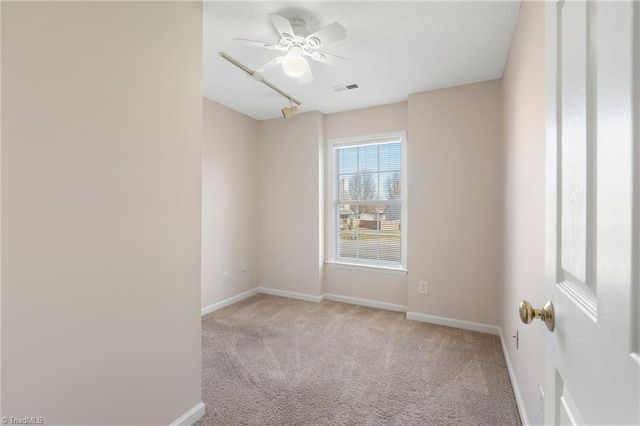 15 Wimbledon Lane, Greensboro, NC 27455