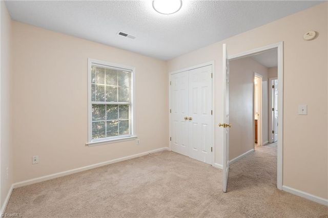 15 Wimbledon Lane, Greensboro, NC 27455