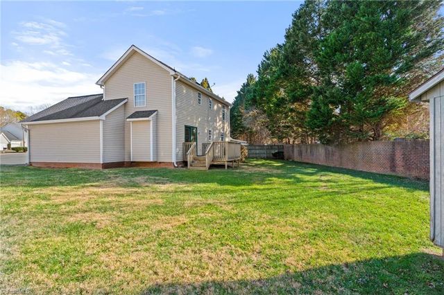 15 Wimbledon Lane, Greensboro, NC 27455